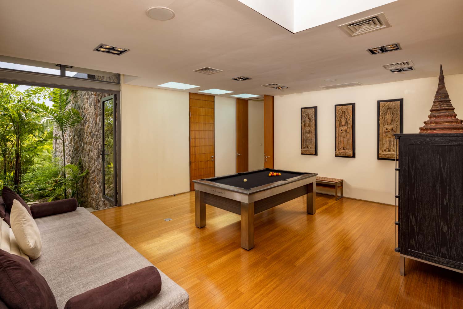 20-Villa-Benyasiri-Family-Area